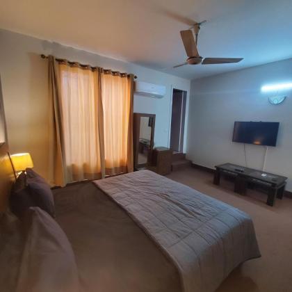 Private Suite F-10 Islamabad - image 3