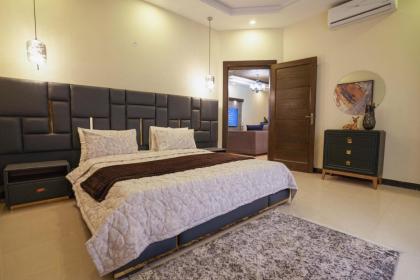 5-Bed Luxury Home by Homrise - image 24