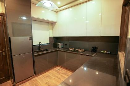 5-Bed Luxury Home by Homrise - image 29