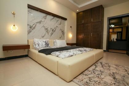 5-Bed Luxury Home by Homrise - image 30