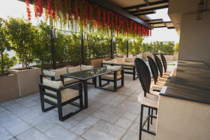 3 Bed Upper Unit w/Rooftop Oasis by Homrise - image 29