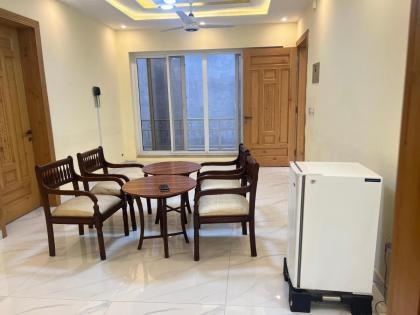 Bed & Break Fast - image 15