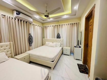 Bed & Break Fast - image 2