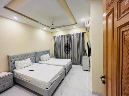 Bed & Break Fast - image 6