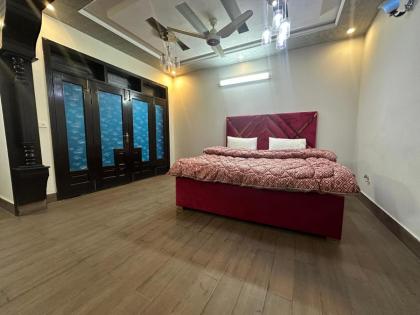 5 Star Guest House - image 15