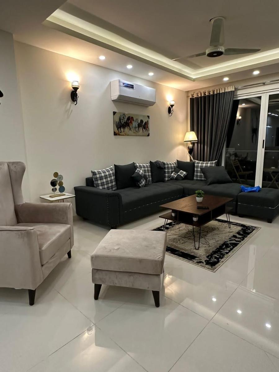 2 Bedrooms Apartment in Elysium Mall Islamabad - image 4