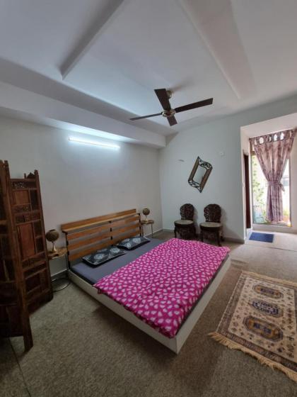 Three Bed Attached Bath Netflix Wifi Smart TV Parking Near Airport - image 14