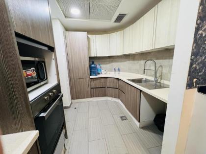 Luxury 2 Bedroom Apartment with Panoramic City View - image 18