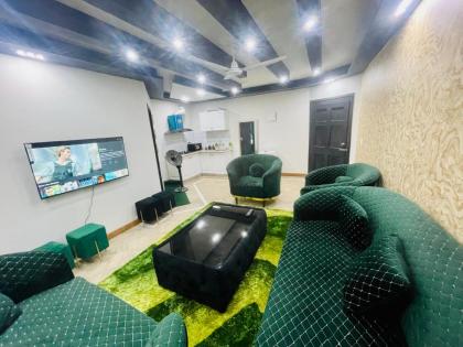 Urban Oasis in F10: Elegant 1BHK Apartment - image 22