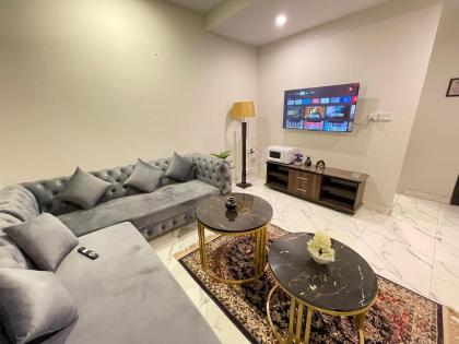 Luxurious & Family Friendly 1BHK - image 3