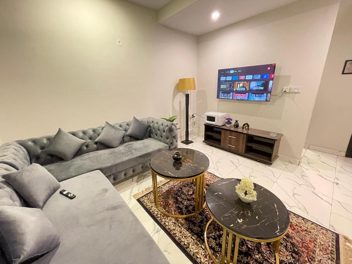 Luxurious & Family Friendly 1BHK - image 3