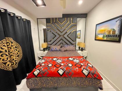 Luxurious & Family Friendly 1BHK - image 4