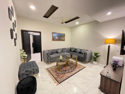 Luxurious & Family Friendly 1BHK - image 7