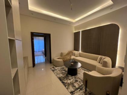 1-Bed Apartment with Golf Course Views - image 8