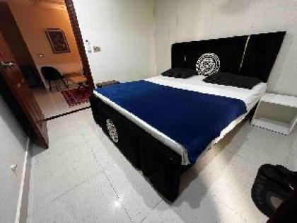 Ikea Two Bed Room E11 Luxury Central ISLBD Aprtmnt - image 6