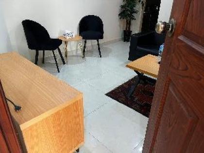 Lovely Condo free netflix ac wifi entire place