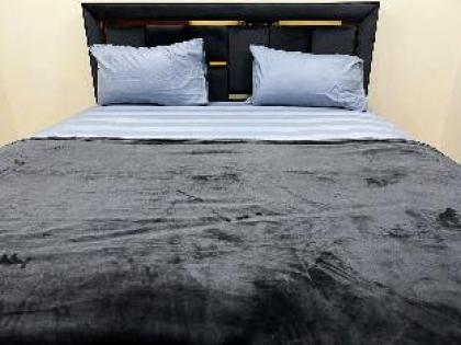 Entire Two Bed Average Apartment E-11 Markaz - image 7