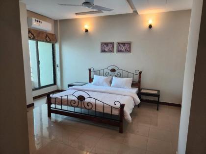 Cozy Family Getaway - image 8