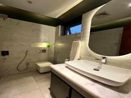 COMFORT & LUXURY HOME - image 21