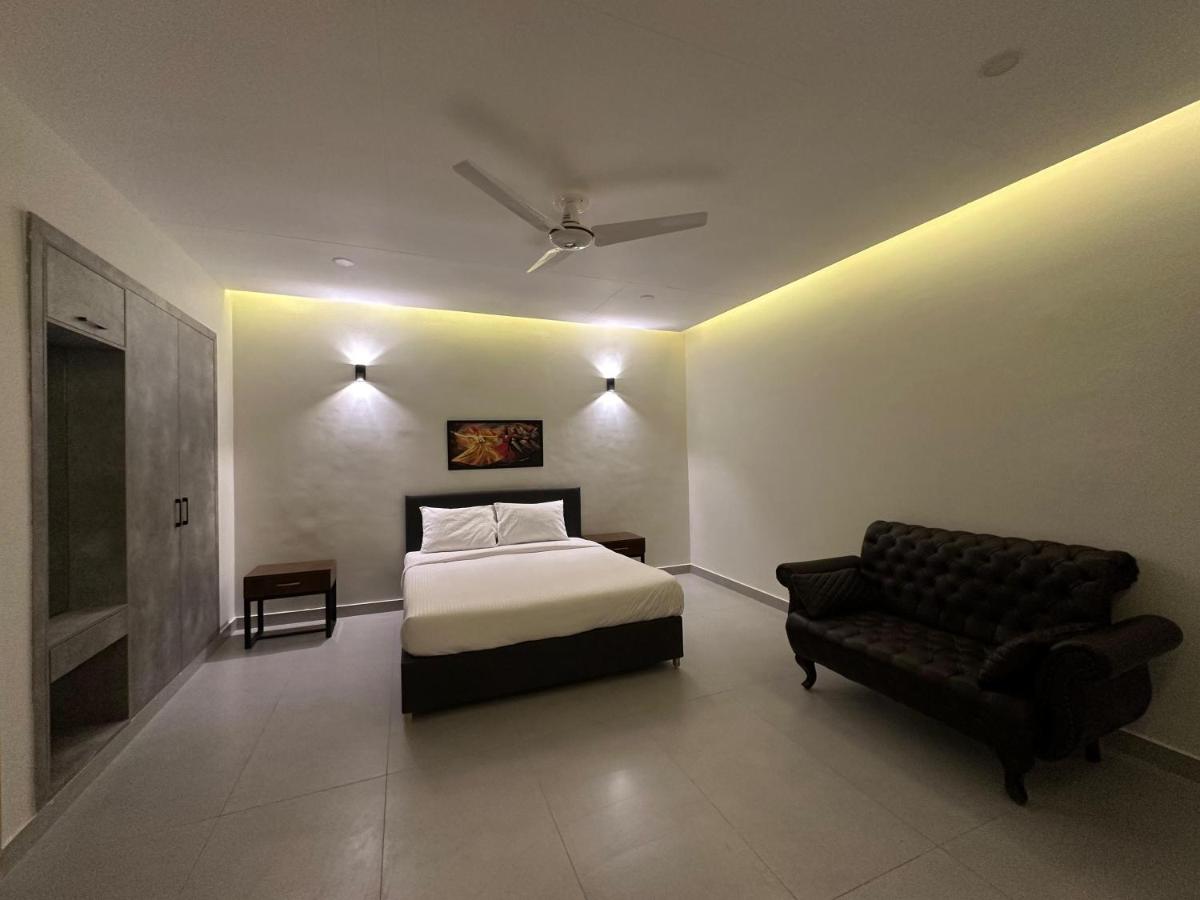 The Garden Hotel - image 4