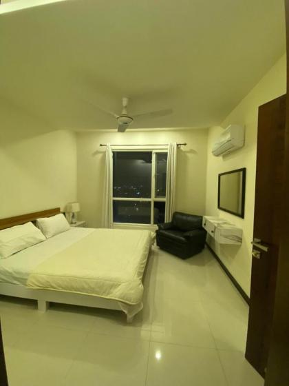 1 bed apartment infront of Centaurus - image 3