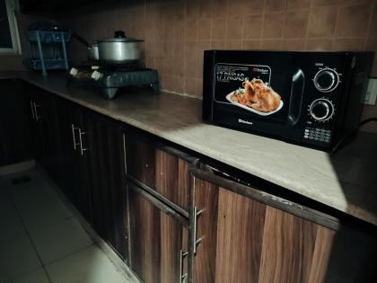 Daily BASIS 3-BEDROOMS FAMILY APARTMENT - image 24