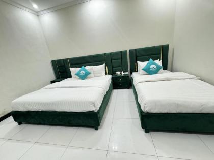 Sky Lodge Guest House - image 24