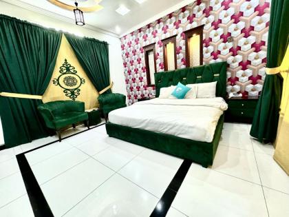 Sky Lodge Guest House - image 30