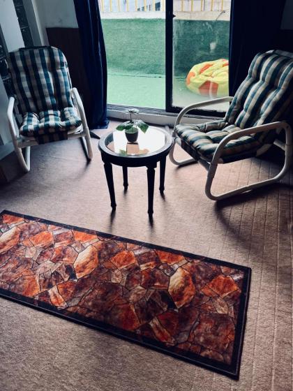 Luxury Family - image 8